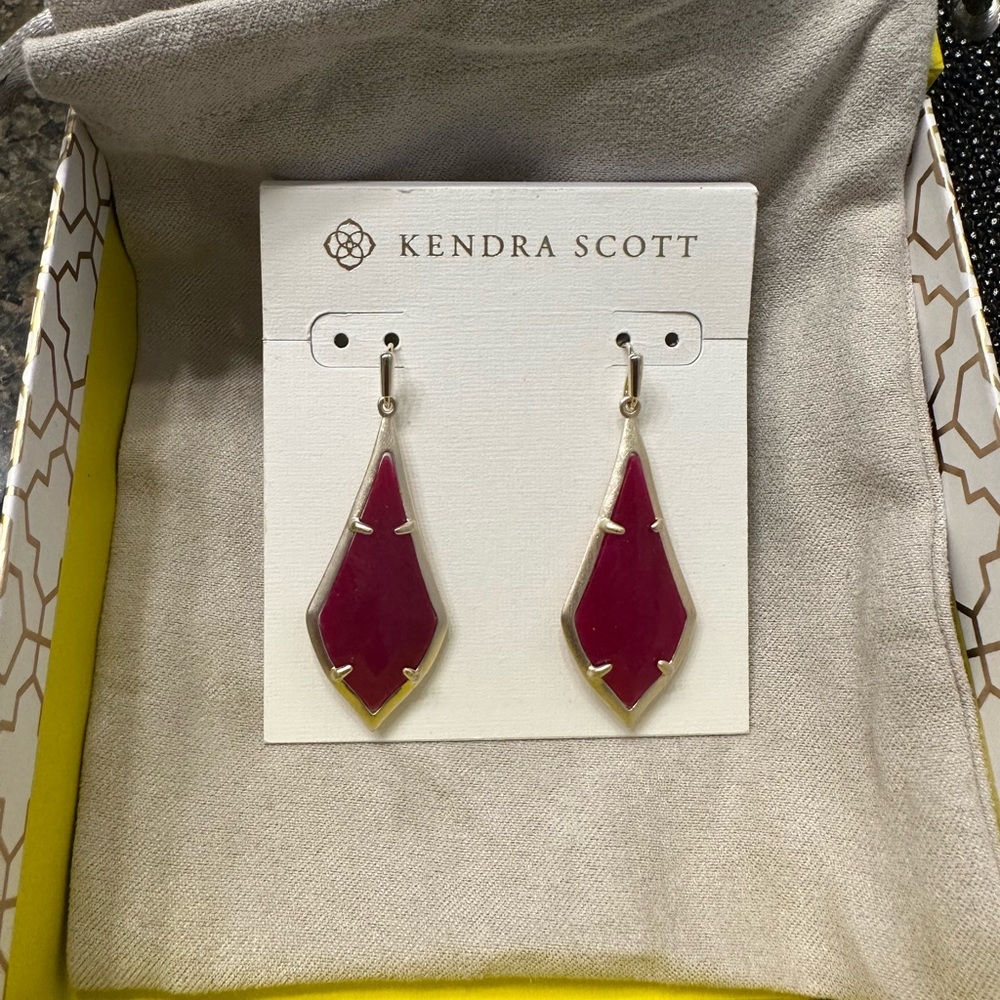 NEW Kendra Scott Olivia Earrings